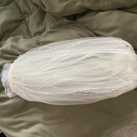 Marionat the Bridal Veil Company - Picture 3 of 4